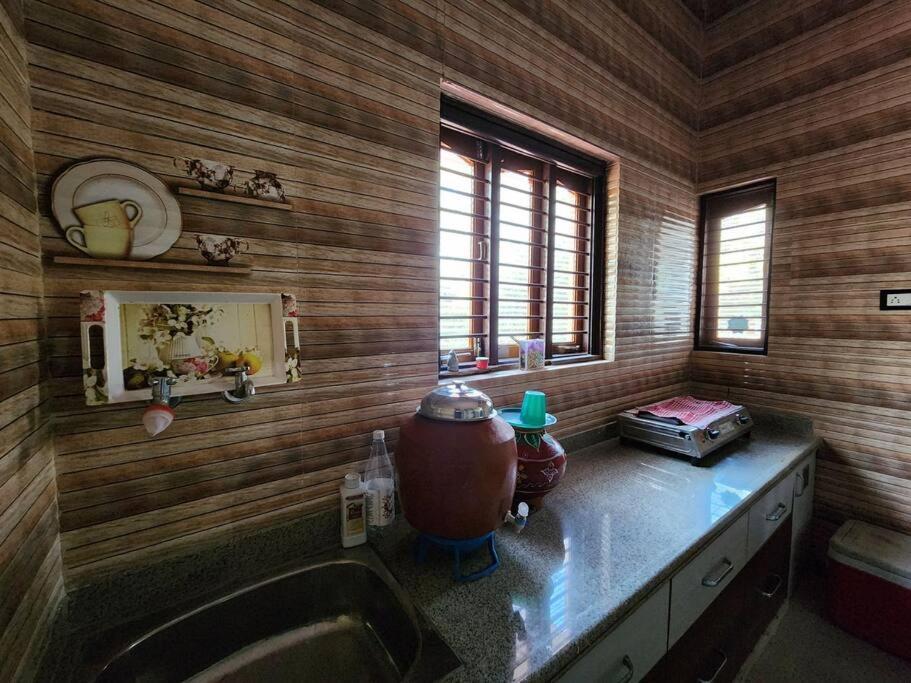 Farmhouse Close To Nature - Kesari Farm Гандинагар Экстерьер фото